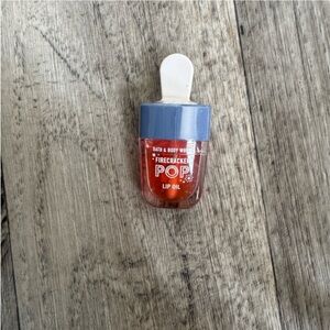 Lip oil